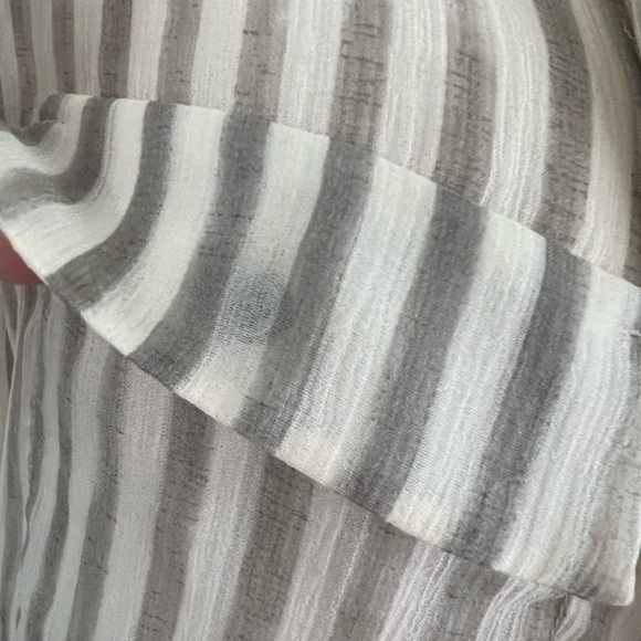 Madewell Button Down, Neutral Sheer Shirt with Chest Pockets - Picture 10 of 15